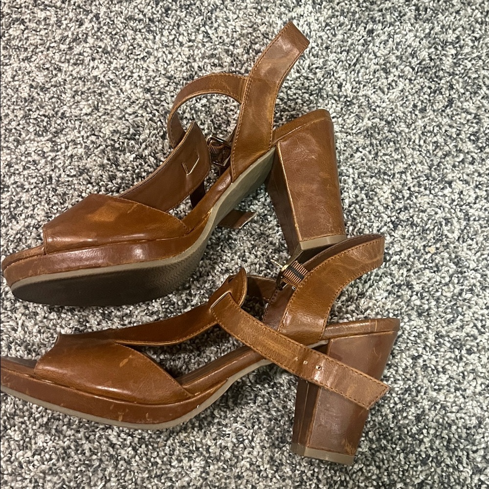 Toetos Women's Brown Leather Sandals